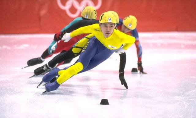 杨鸣：辽宁男篮进入新老更替时期，先打进季后赛再图发展